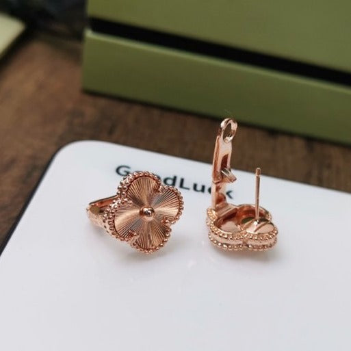 Van Cleef & Arpels CLOVER MEDIUM STUD EARRINGS