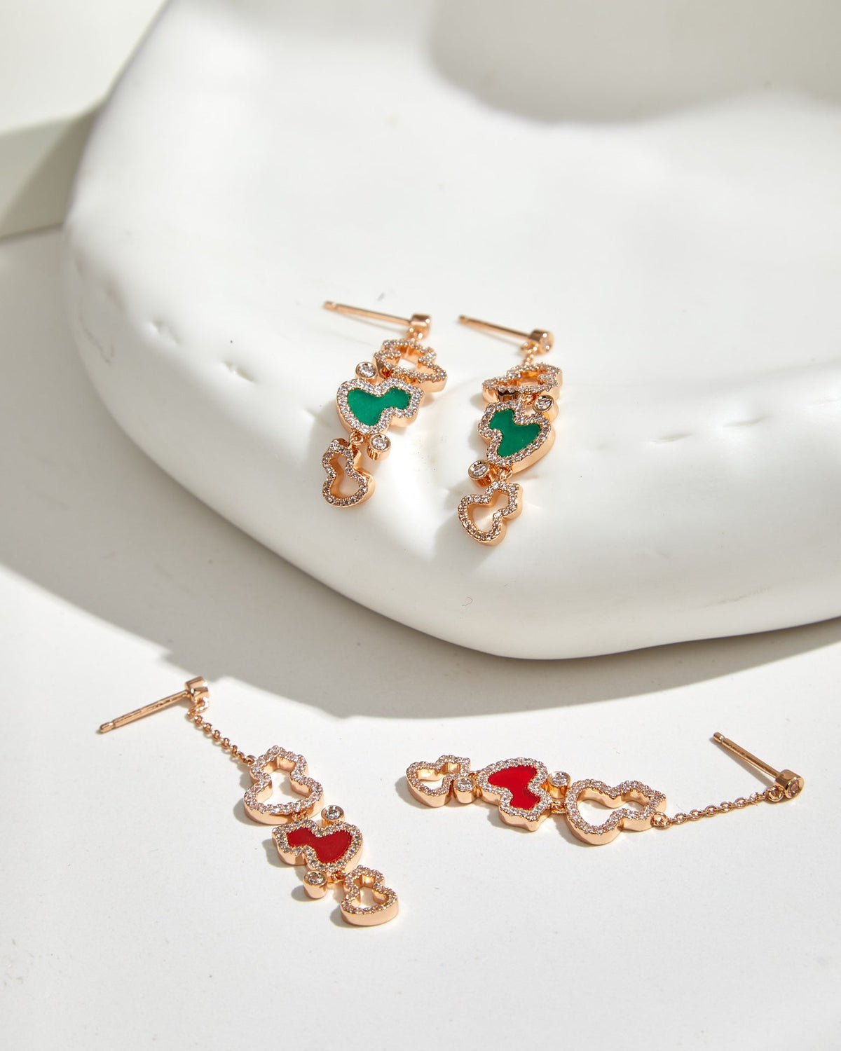 QEELIN WULU 3 MOTIF DROP DIAMOND PINK GOLD EARRINGS