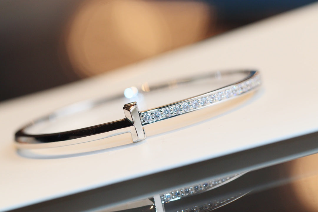 TIFFANY NARROW T1 HINGED BANGLE DIAMOND SILVER